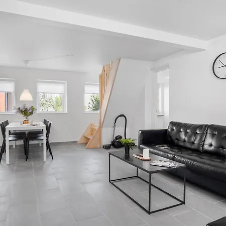 3 Bedroom Amazing In Vakantiehuis *